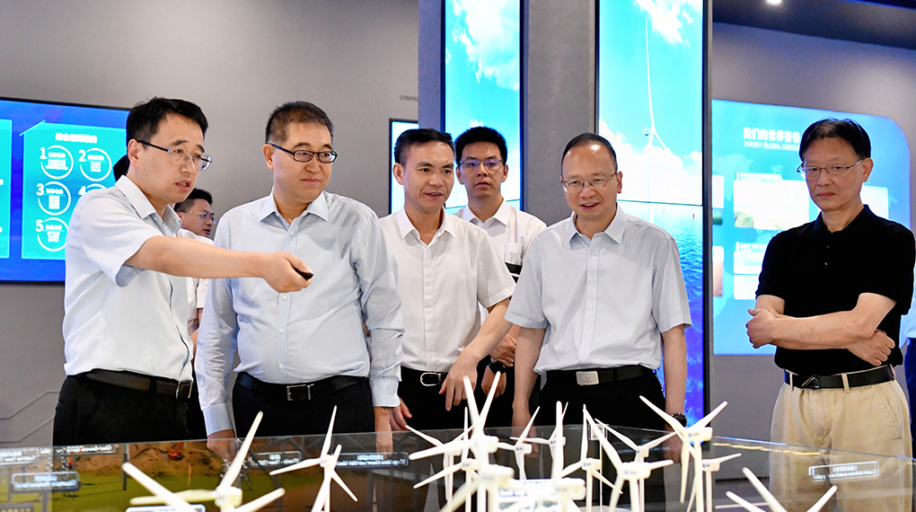 浙江省副省长张雁云赴运达临平基地调研